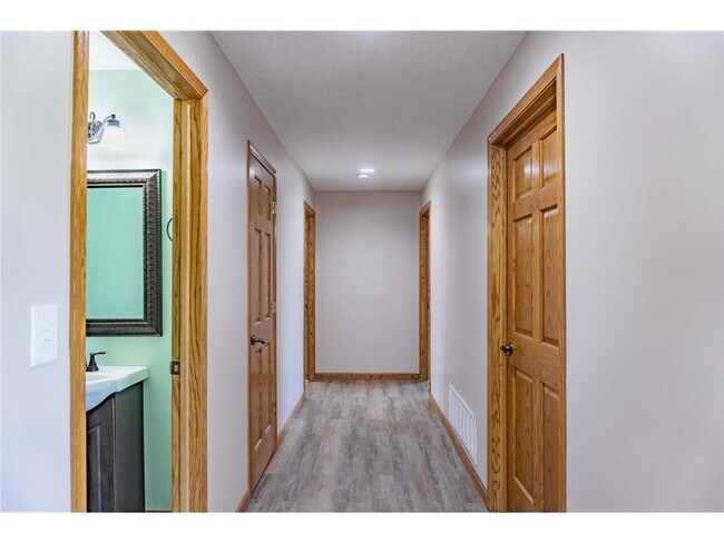 Building Photo - 2112 Blake Ave