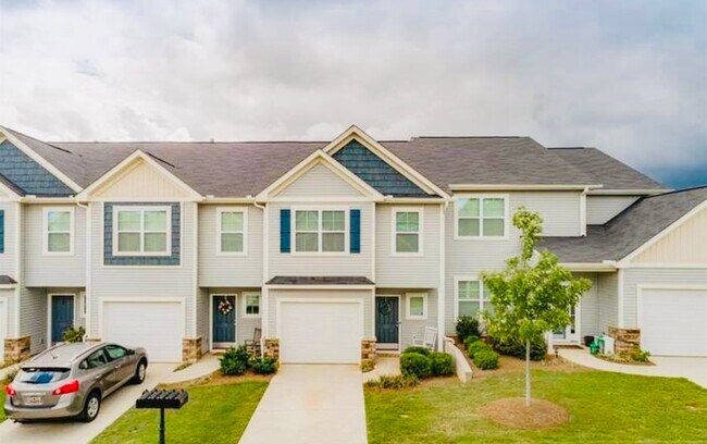 Building Photo - 731 Elmbrook Dr