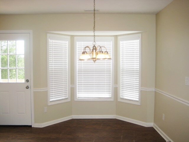 Building Photo - 1431 Tuffnell Dr