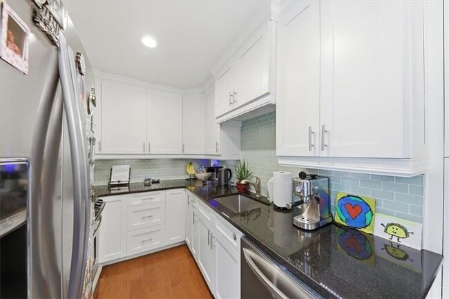 Building Photo - 15 Arpege Way NW