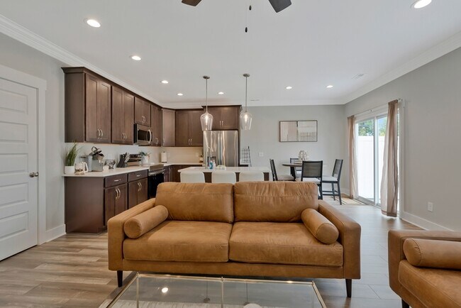 Building Photo - Unit #31 (166 Sango Rd)