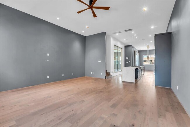 Building Photo - 1214 Dart St