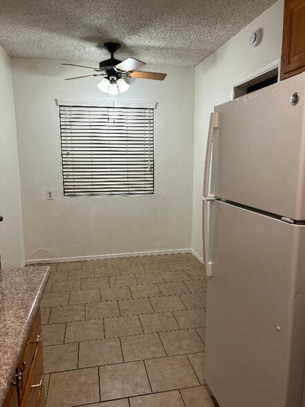 Building Photo - 224 W Palm Ave