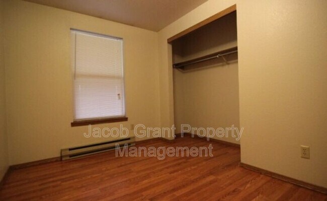Building Photo - 5029 Walker Ave