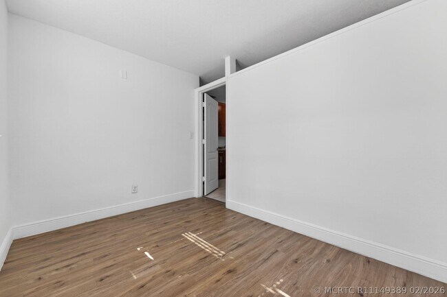 Building Photo - 4081 N Dixie Hwy