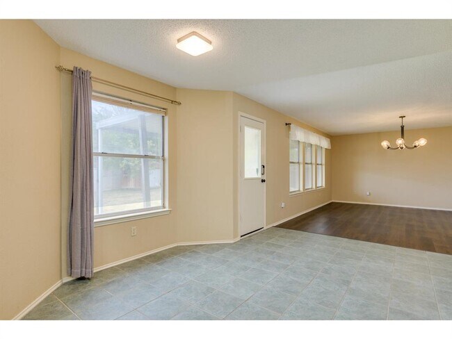 Building Photo - 3912 Lemos Dr