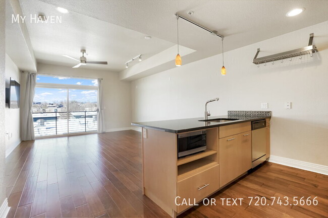 Primary Photo - Amazing apartment in Jefferson Park with v...