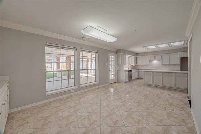 Building Photo - 2112 Limrick Dr