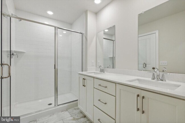 Building Photo - 308 Bennetts Ct