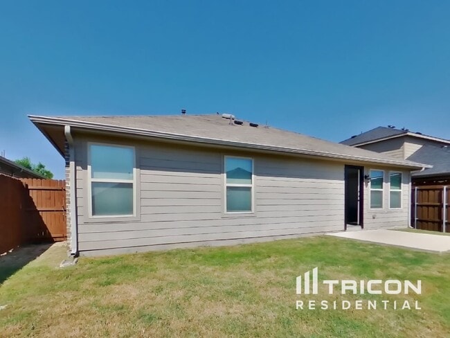 Building Photo - 14605 San Pablo Dr