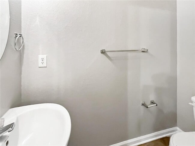 Building Photo - 7107 Brookview Way