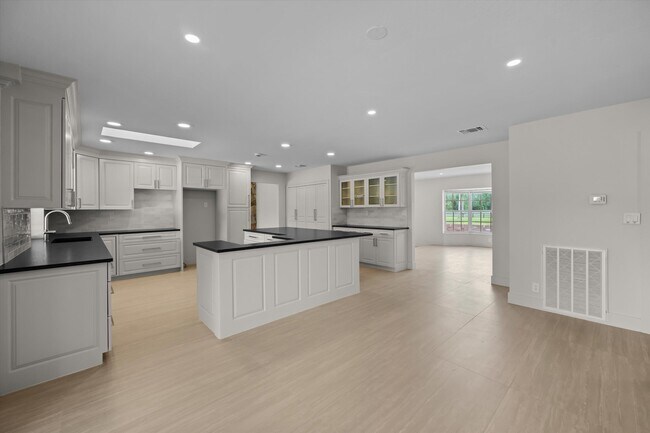 Building Photo - 10719 Tamis Trail
