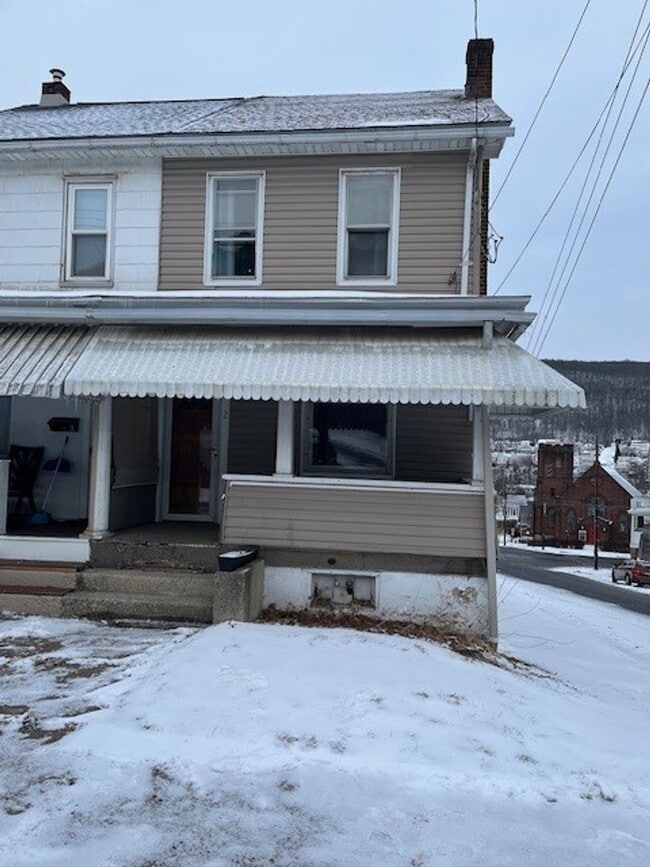 Building Photo - 3 bedroom 1.5 bathroom