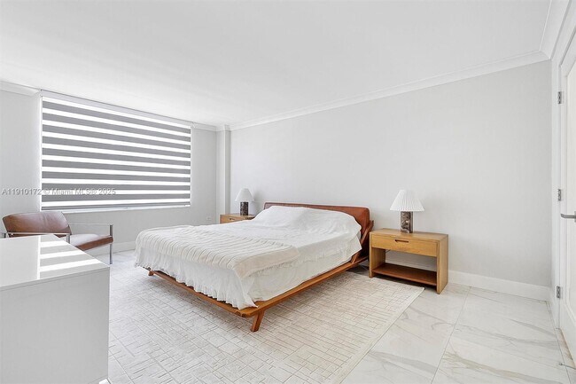 Building Photo - 5555 Collins Ave