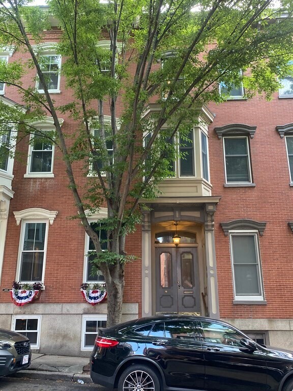 Building Photo - 41 Chestnut St