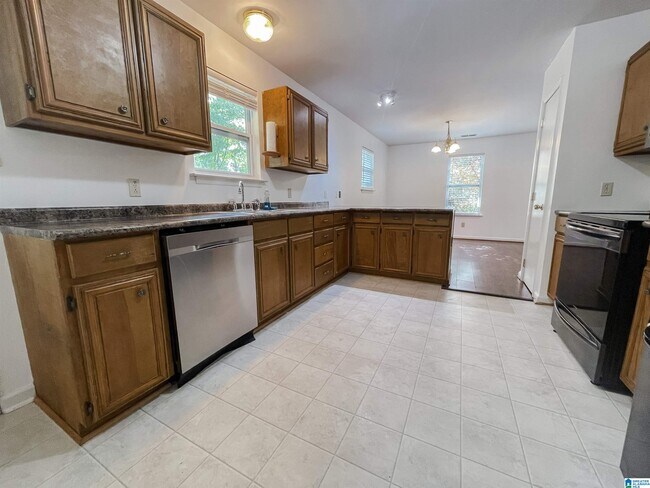 Building Photo - 919 47th Way S