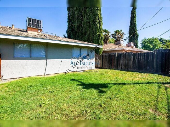 Building Photo - Gorgeous Duplex in Rancho Cordova!