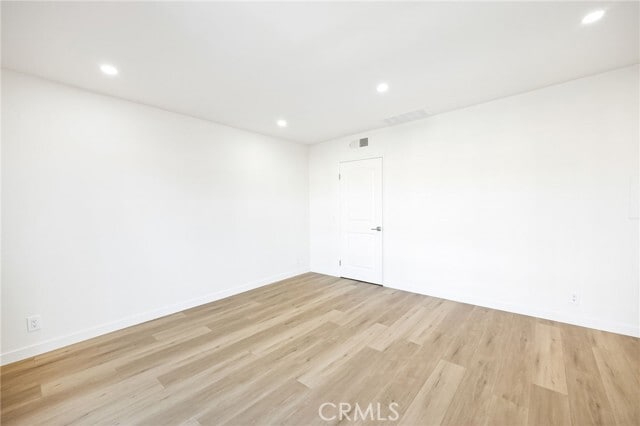 Building Photo - 13838 Vanowen St