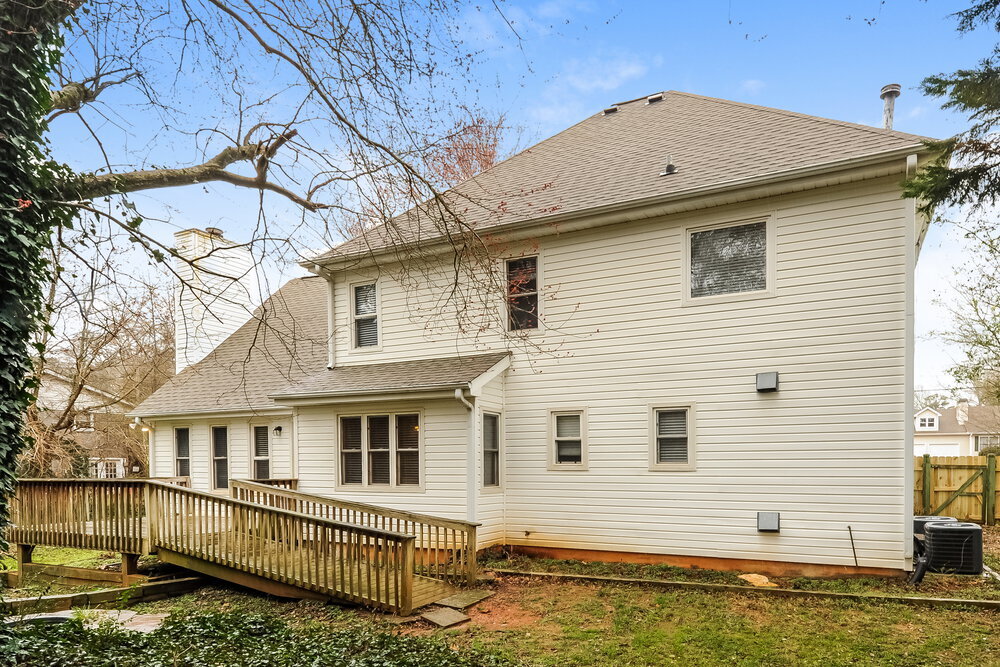 Building Photo - 1798 Poinsettia Dr