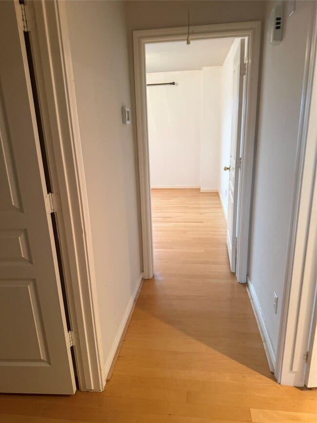 Building Photo - 12022 Miramar Shores Dr