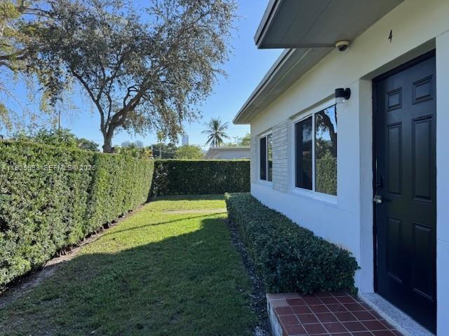 Building Photo - 900 SW 5th Ave