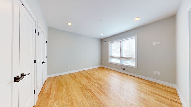 Building Photo - 353 Boyden Ave
