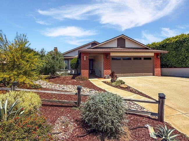 Primary Photo - Beautiful 4BD/2BA w/ Attached Garage & Lar...