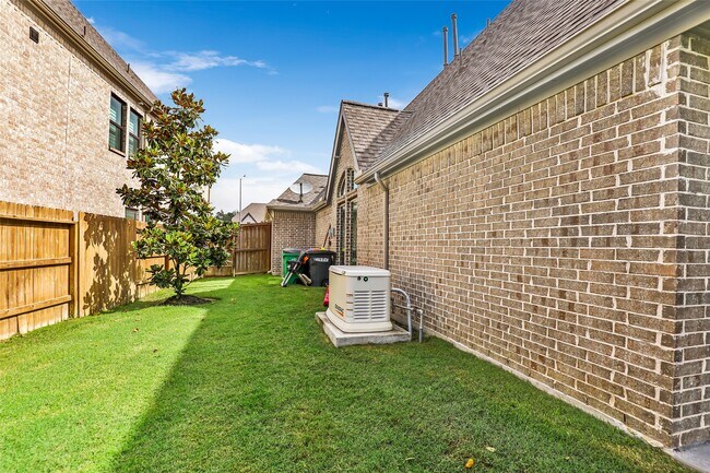 Building Photo - 12310 May Pop Path