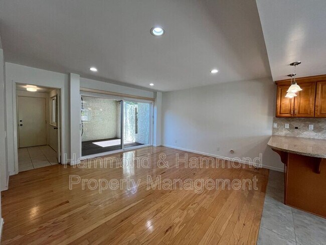 Building Photo - 3804 Mainsail Cir