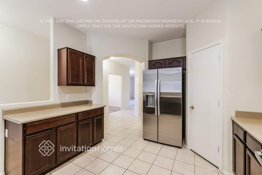 Building Photo - 15722 W Calavar Rd