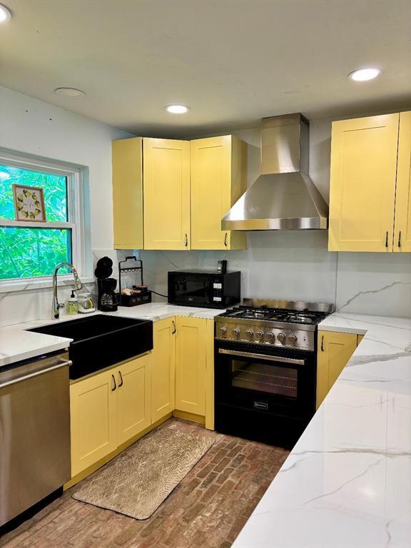 Building Photo - 2306 Hialeah Dr