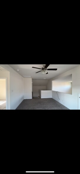 Building Photo - 1103 Wagon Wheel Way