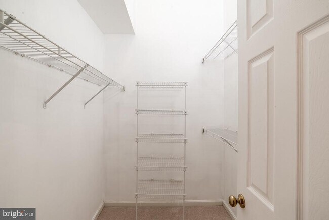 Building Photo - 5552 Jowett Ct