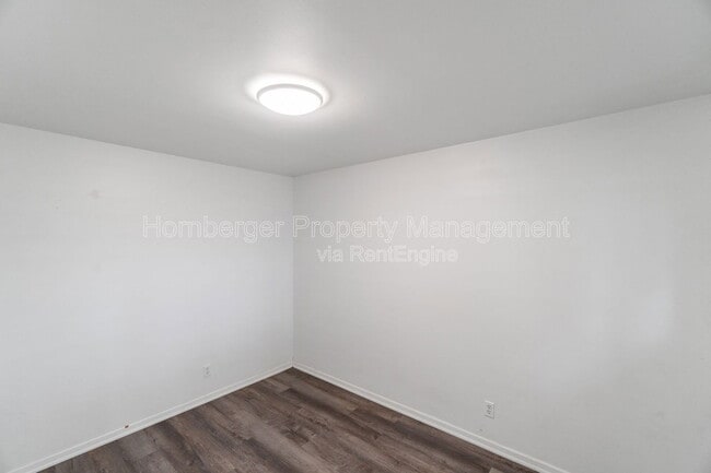 Building Photo - 1911 E Thurston Ave