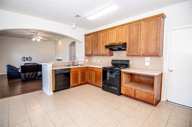 Building Photo - 25914 Chapman Falls Dr