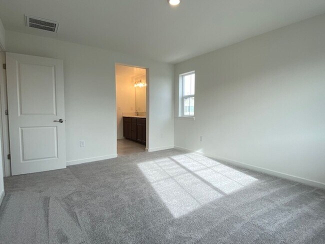 Building Photo - 2241 Milky Way Cir