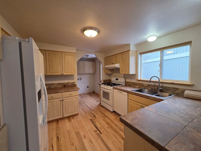 Building Photo - s2980