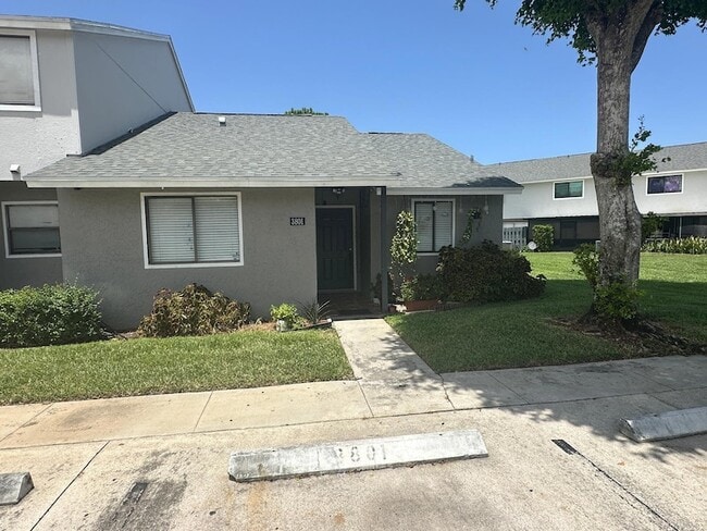 Building Photo - 3801 Inlet Cir