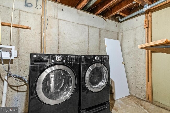 Building Photo - 6185 Little Valley Way