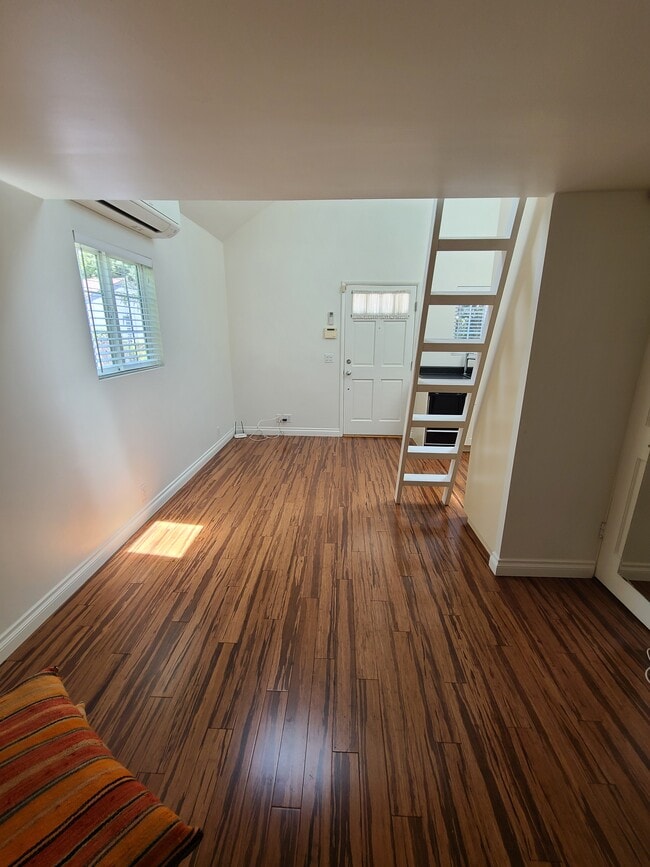 Building Photo - 14651 Huston St