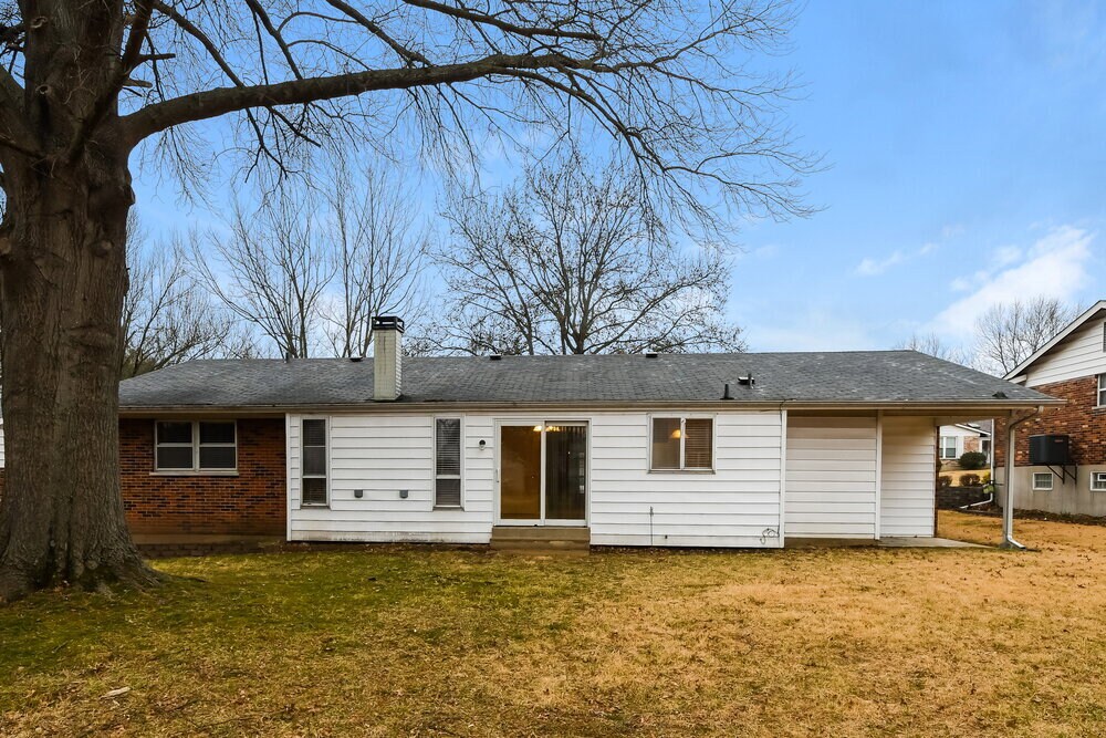 Building Photo - 14800 Mondoubleau Lane