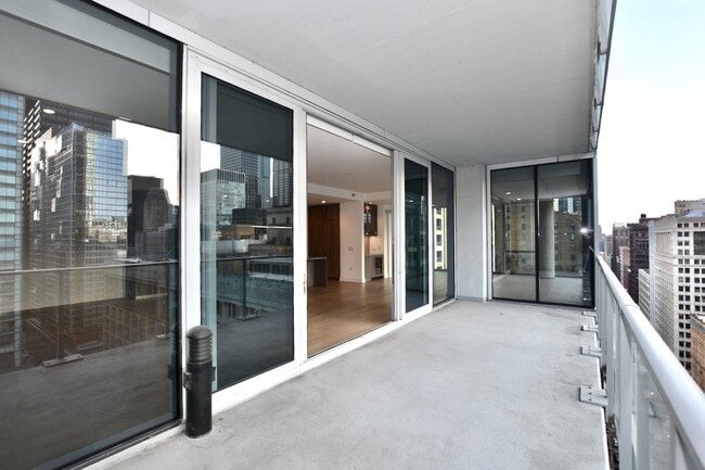 Building Photo - 60 E Randolph St