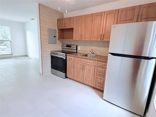 Building Photo - 1305 NW 4th St