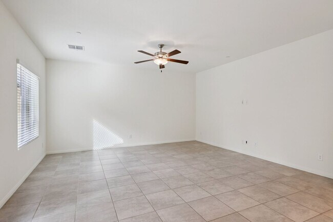 Building Photo - 10971 Meridian Flds Ave