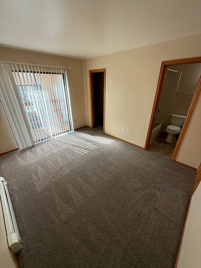 Building Photo - 3131 Bell Dr