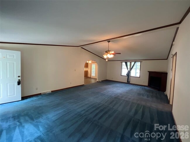 Building Photo - 447 Kemp Rd