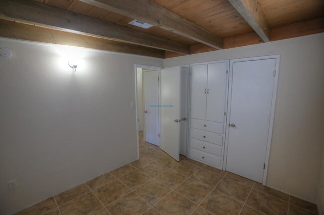 Building Photo - "Cozy Studio Gem in Tucson's Heart!"