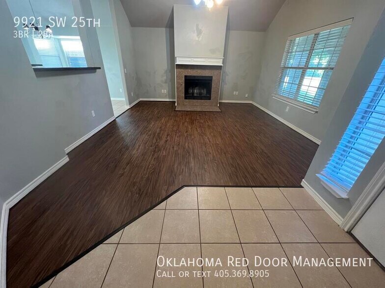 Building Photo - 9921 SW 25th-