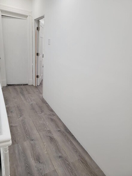 Building Photo - 105 Ridgewood Ave