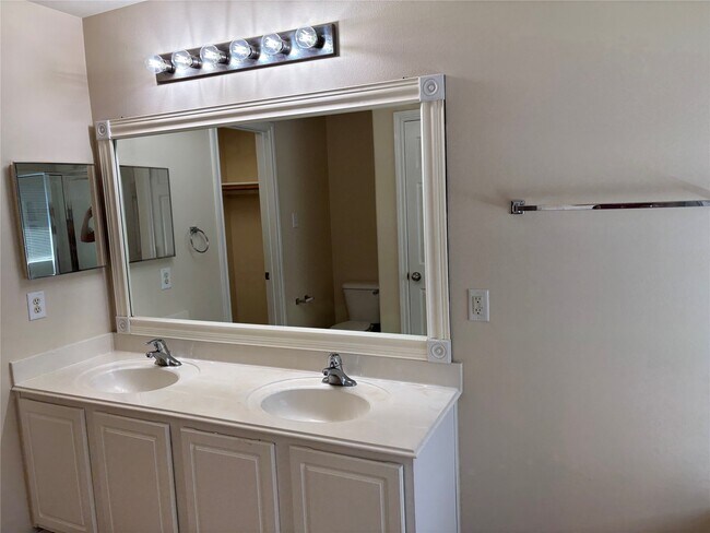 Building Photo - 25306 Calderstone Ct